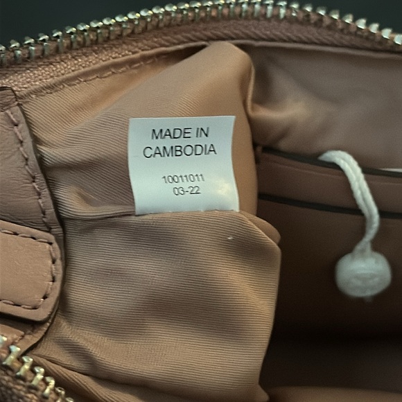 Women's Small Mercer Nylon Shoulder Bag - Picture 13 of 14